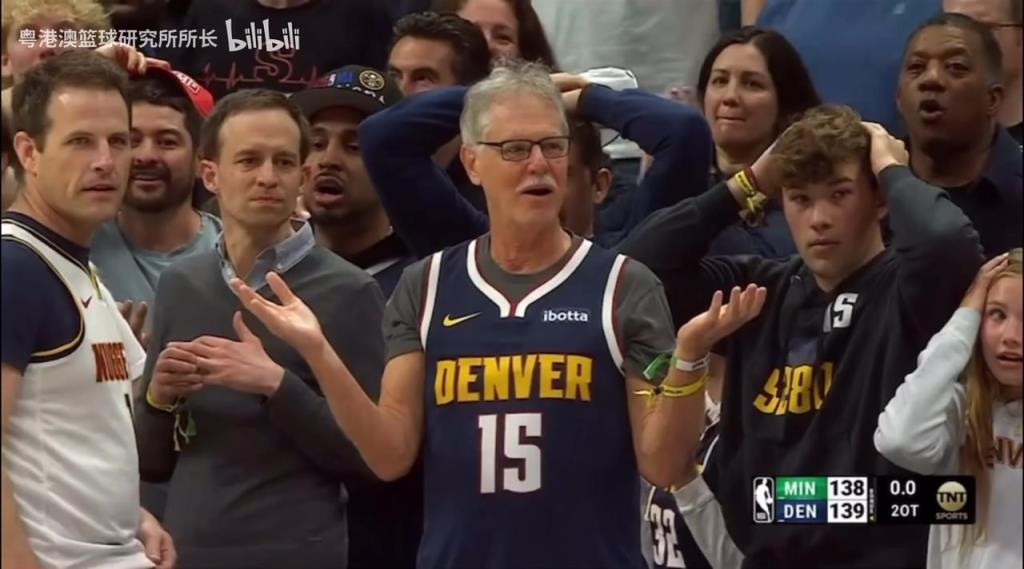 導火索？回顧此前掘金對陣森林狼，威少送出三分犯規(guī)后的眾生相！